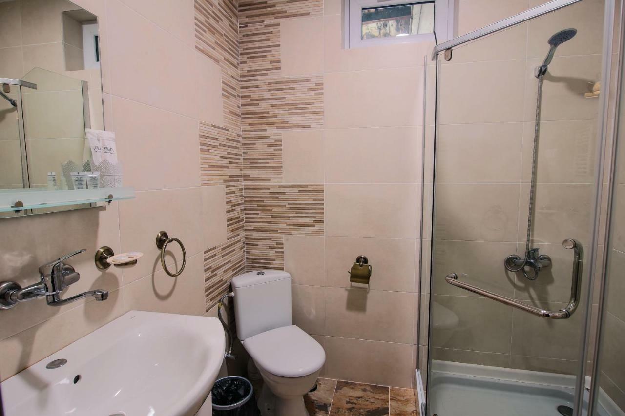 Luca Lili Hotel Сигнахи Екстериор снимка