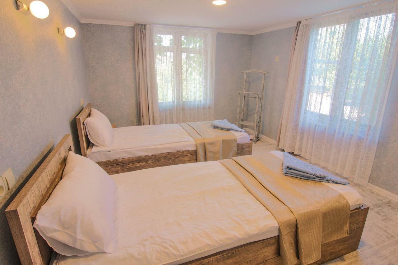 Luca Lili Hotel Сигнахи Екстериор снимка